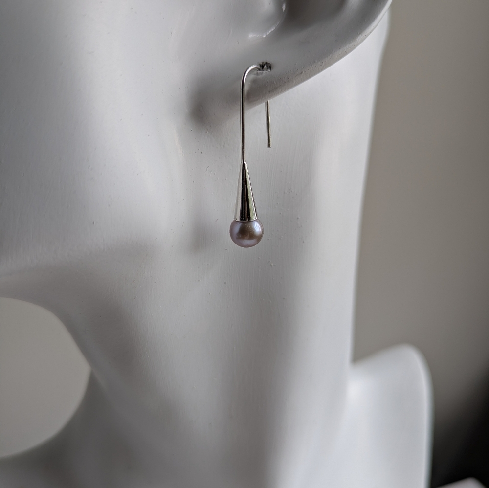 Elegant Silver and Greyish Purple Akoya Pearl Drop Earrings NEW